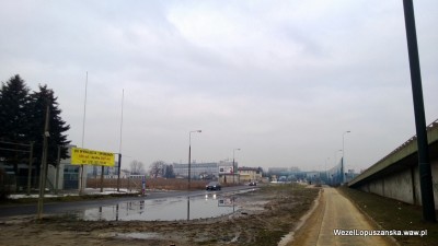 2013.02.27 - Węzeł Łopuszańska Warszawa - kałuża która od lat zamienia się w jeziorko przy ulicy Pryzmaty